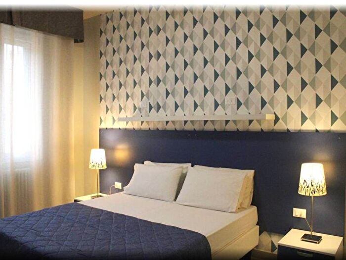 Appartamento trilocale in affitto in Piazza dellUnità, Bolognina, Bologna