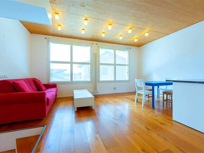 Casa con 5 locali in affitto in VIA GALILEO GALILEI, Camnago Boscone, Faloppio