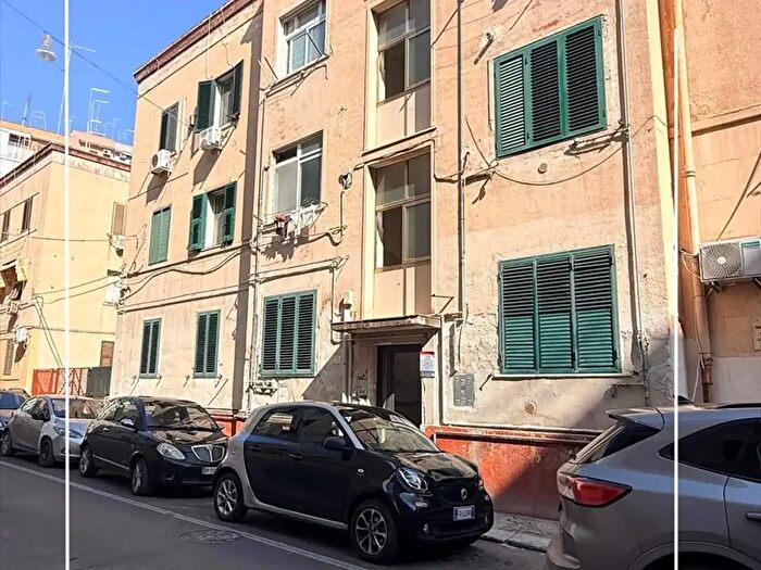 Appartamento trilocale in vendita in Via Amalfi, Taranto