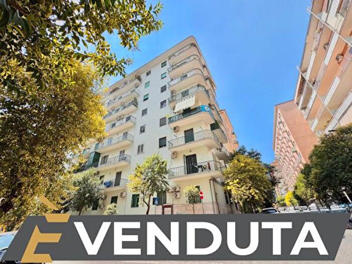 Appartamento quadrilocale in vendita in Via Maurizio De Vito Piscicelli, Napoli