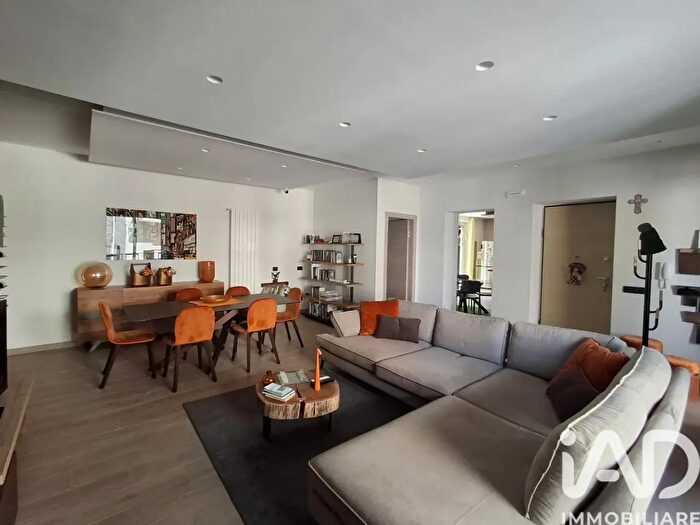 Appartamento con 6 locali in vendita in Via Maio Mariano, Milazzo