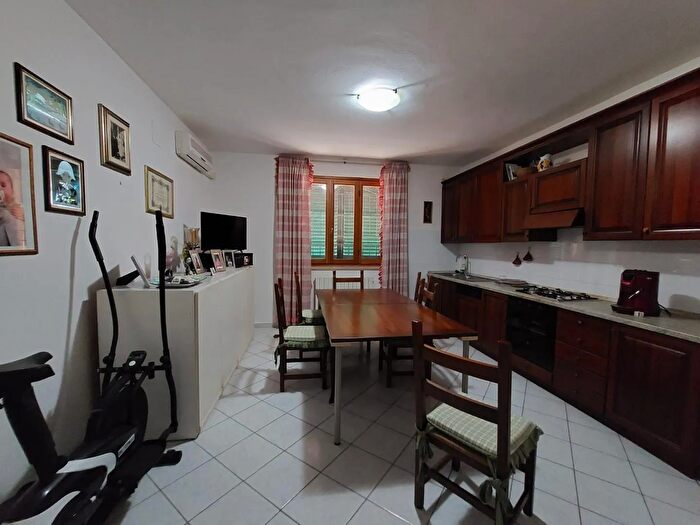 Casa con 9 locali in vendita in Via Luigi Pirandello, Montopoli In Val DArno