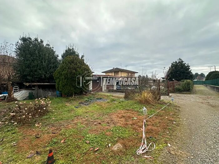 Appartamento bilocale in vendita in Via Monterosa, Lazzate