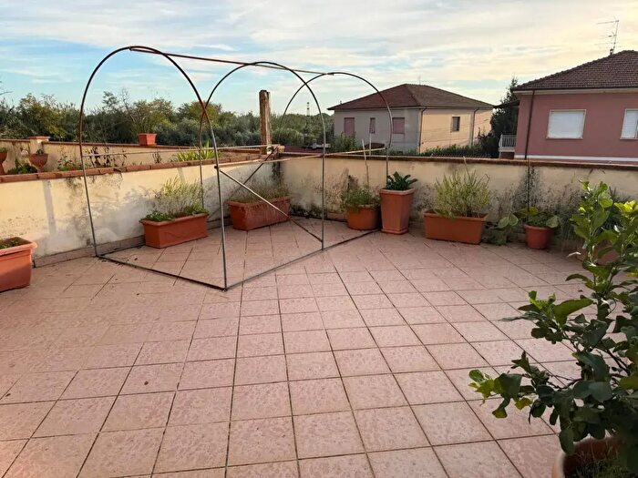 Appartamento con 6 locali in vendita in Castelnuovo Magra