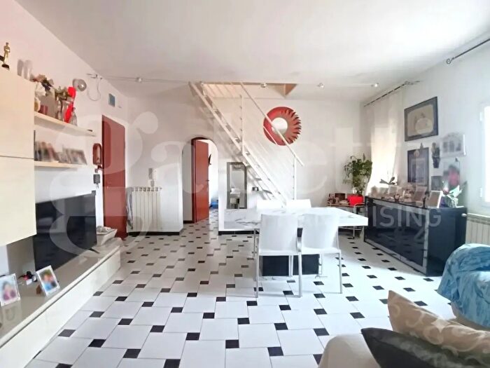 Appartamento quadrilocale in vendita in Carrara