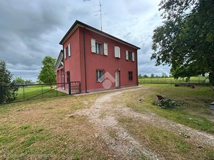 Casa trilocale in vendita in Via Palazzone, Alfonsine