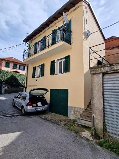 Casa trilocale in vendita in Torriglia, Torriglia