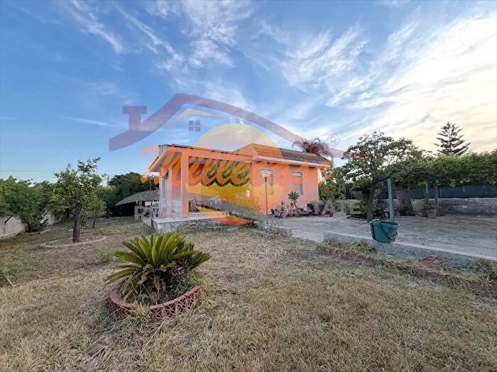 Casa trilocale in vendita in Traversa Pozzo di Mazza, Siracusa