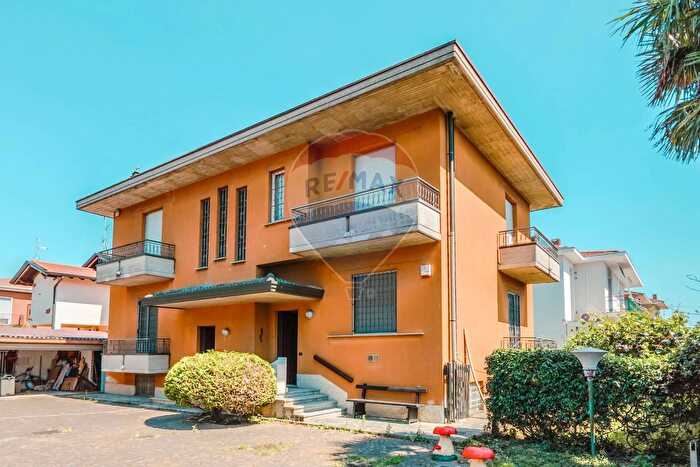 Appartamento con 5 locali in vendita in Via Tibaldi B, Cassano Magnago