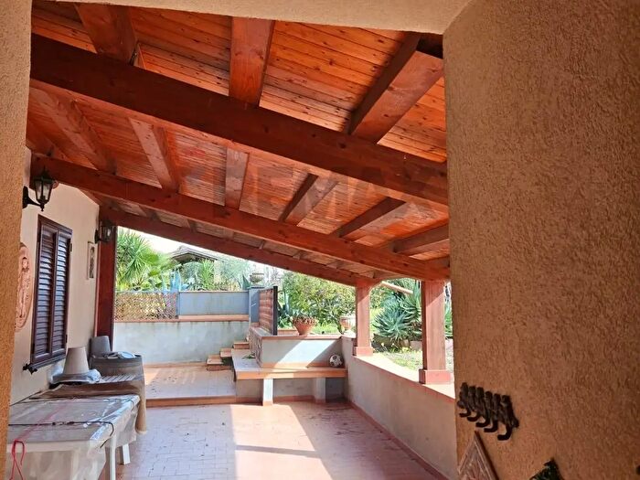 Casa con 5 locali in vendita in Viale Magellano, Caltagirone