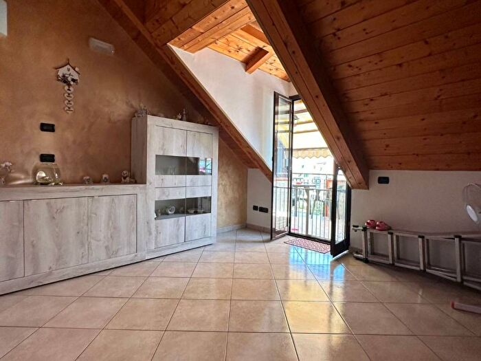 Casa trilocale in affitto in Via Gian Domenico Romagnosi, Giardini Oasi Sacro Cuore, Giugliano in Campania