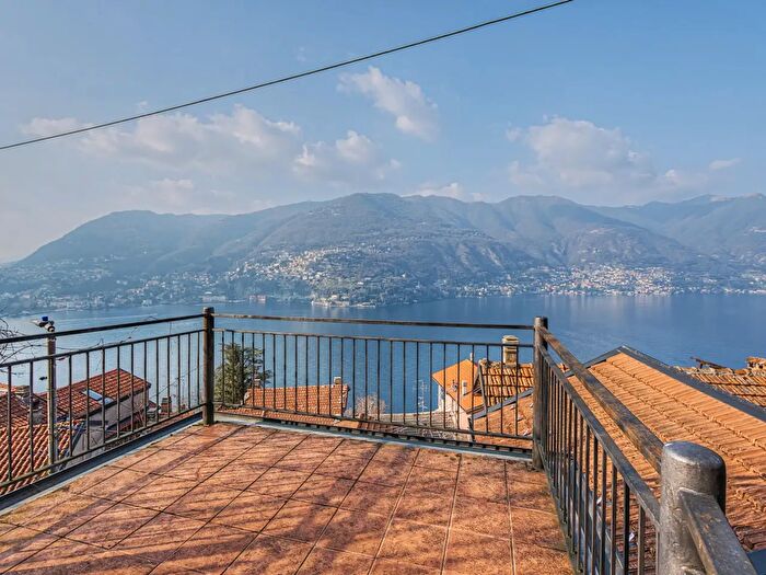 Casa con 7 locali in vendita in Frazione Capovico, Blevio