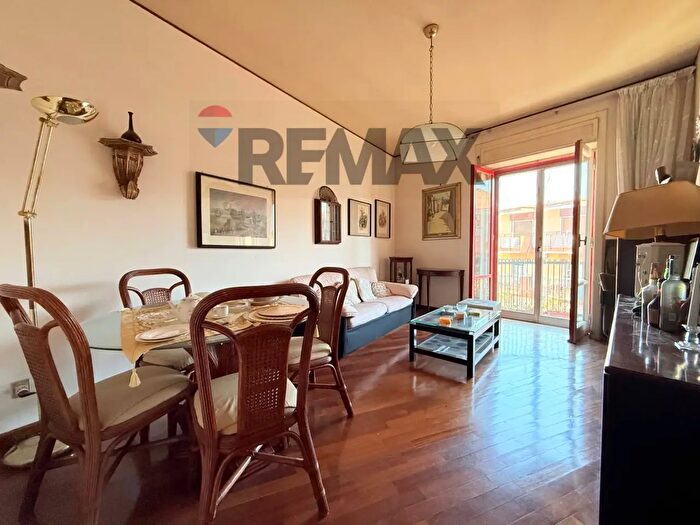 Appartamento quadrilocale in vendita in Via Omodeo, Napoli