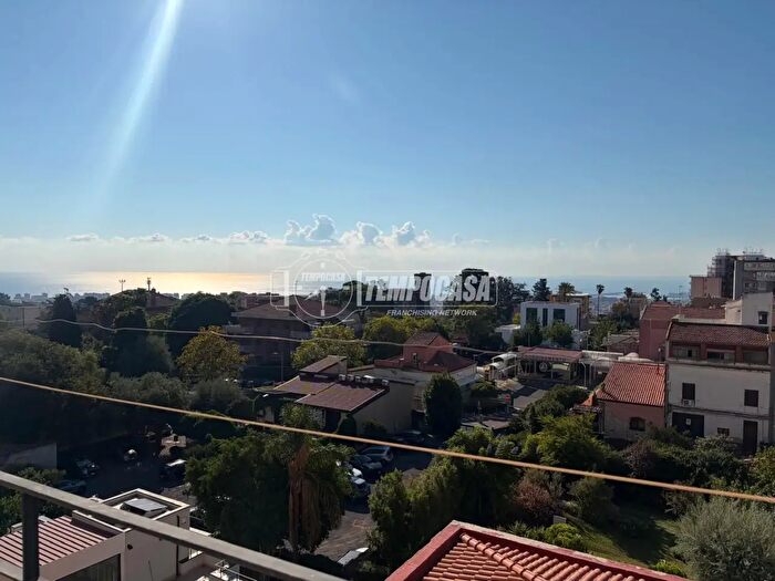 Appartamento trilocale in vendita in Via del Bosco, Catania