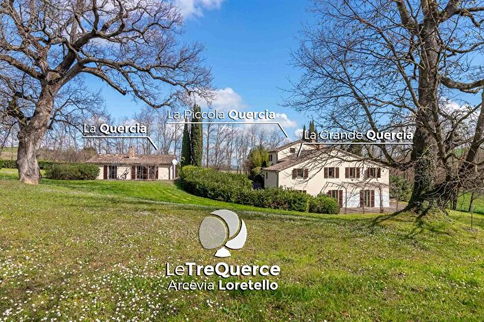 Casa con 19 locali in vendita in Frazione Loretello, Arcevia