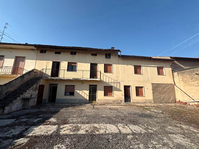 Casa con 6 locali in vendita in Via Giuseppe Garibaldi, Villanova Monferrato