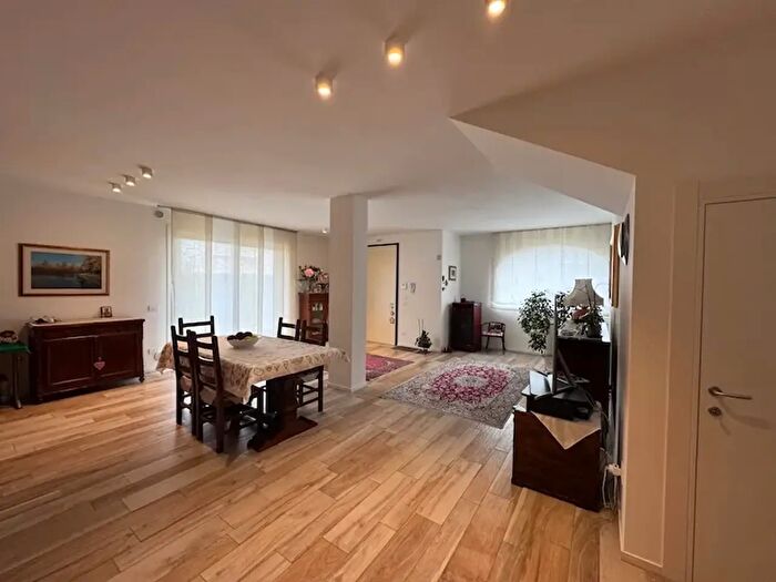 Casa quadrilocale in vendita in Legnaro