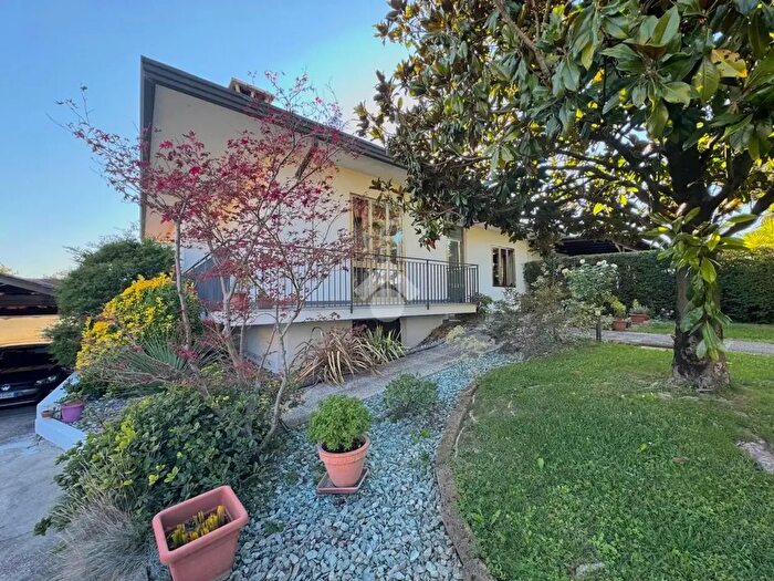 Casa quadrilocale in vendita in Via Cavinello Ovest, Pianiga