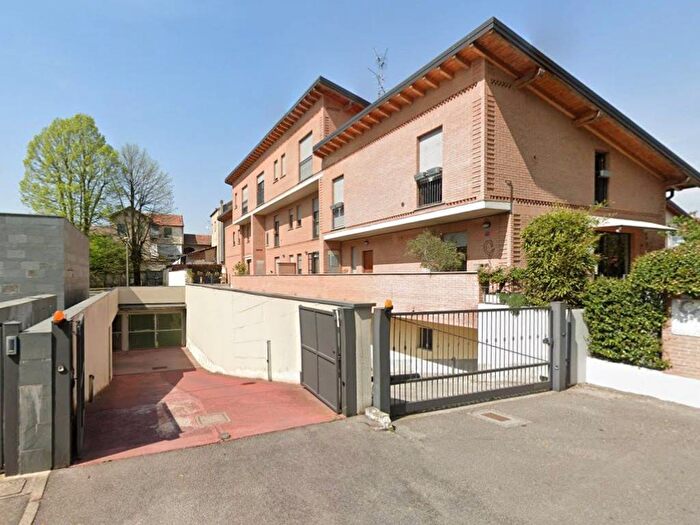 Appartamento bilocale in affitto in Via Maggio, Verano Brianza