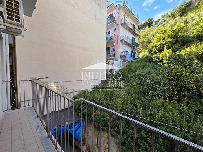 Appartamento quadrilocale in affitto in Via Vincenzo Barletta, Lungomare, Pozzuoli