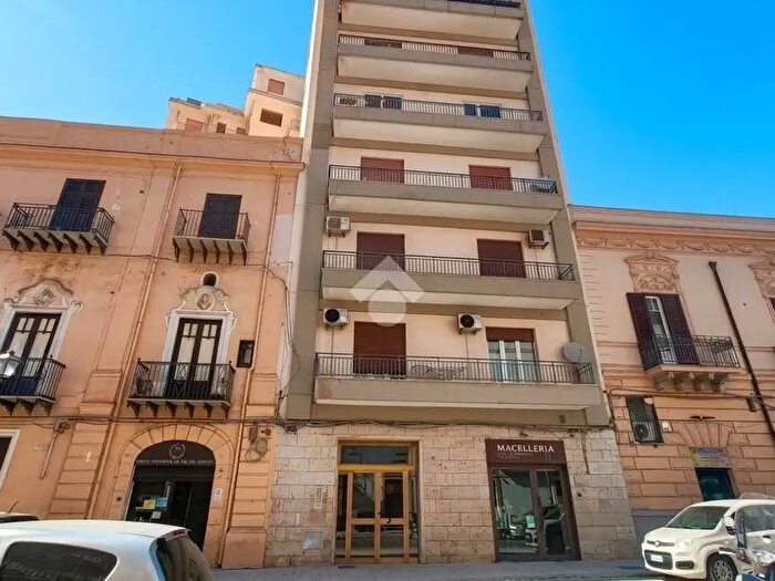 Appartamento quadrilocale in vendita in Via Garibaldi, Termini Imerese
