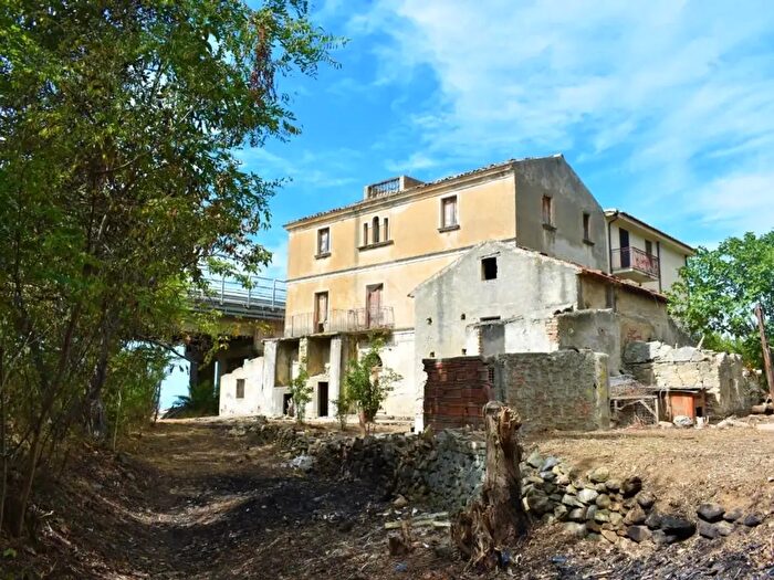 Casa quadrilocale in vendita in Via Torrevecchia, Paola