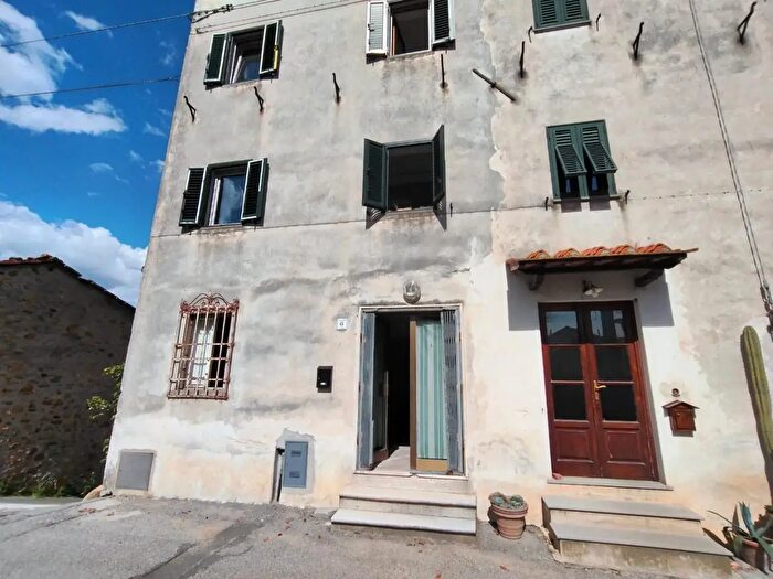 Casa con 6 locali in vendita in Capannori