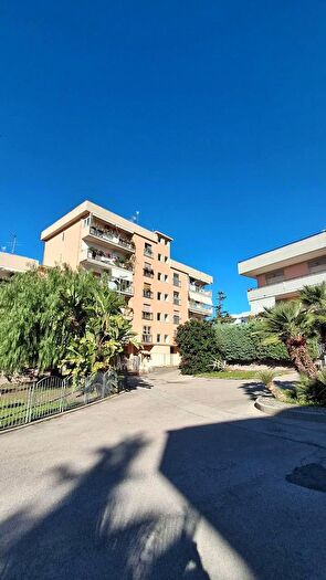 Appartamento con 5 locali in vendita in Via l Staiano, Torre Annunziata