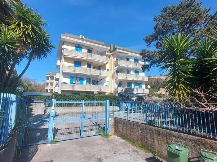 Appartamento trilocale in vendita in Via Tenente Farina, Pellezzano