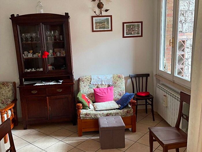 Appartamento quadrilocale in affitto in Via dei Priori, Centro Storico, Terni