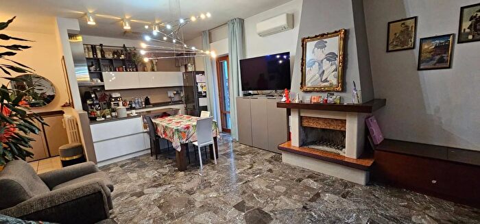 Appartamento trilocale in vendita in Via Ugo Foscolo Civitanova Marche Macerata, Civitanova Marche