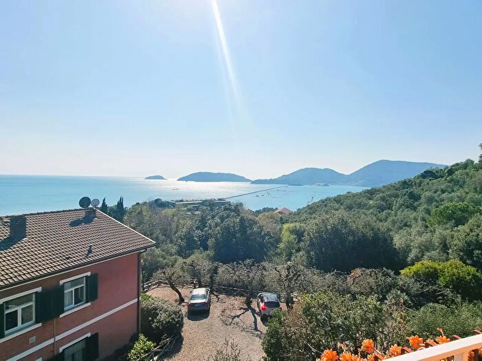 Appartamento con 6 locali in vendita in Lerici