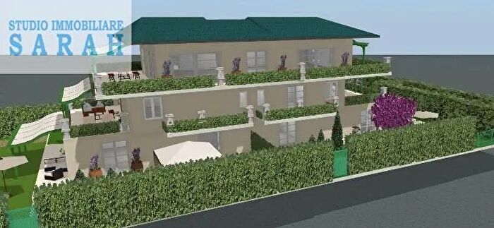 Appartamento con 6 locali in vendita in Via Digione, Viareggio