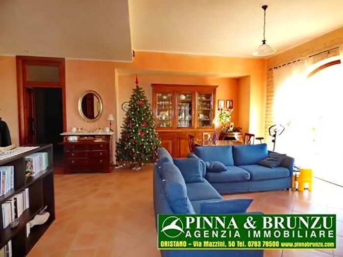 Casa con 8 locali in vendita in Localita Cirras, Santa Giusta