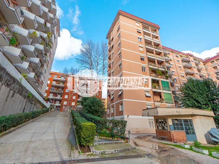 Appartamento quadrilocale in vendita in Roma