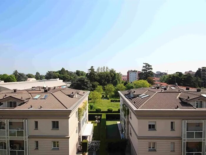 Appartamento quadrilocale in vendita in Via Don Minzoni, Monza