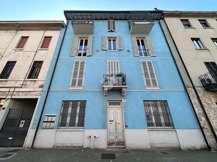 Appartamento trilocale in affitto in Via Nazario Sauro, Brescia