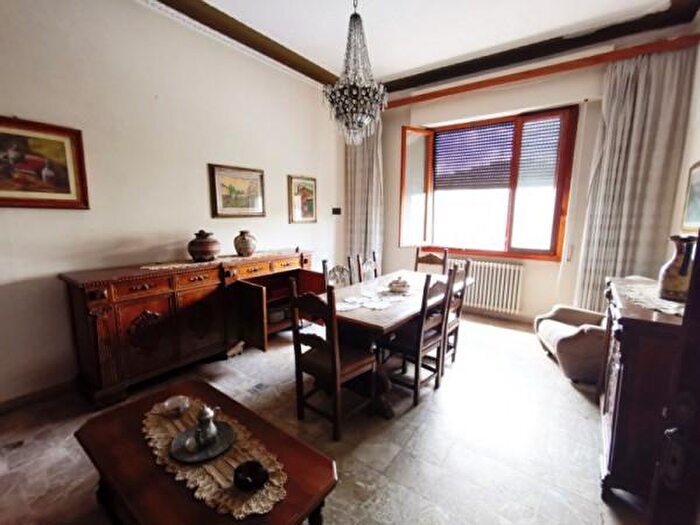 Appartamento con 5 locali in vendita in Bucine