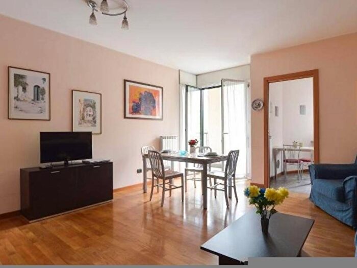 Appartamento trilocale in affitto in Viale Cassala, Navigli Darsena, Milano