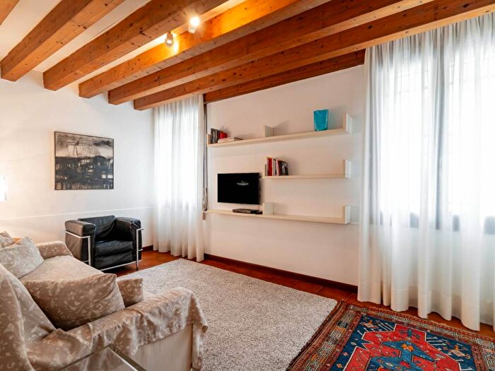 Appartamento bilocale in affitto in Accademia Salute, Venezia