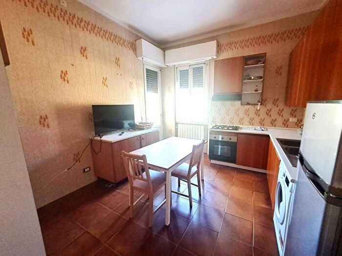 Appartamento quadrilocale in affitto in Aolo Ferrari, Massa