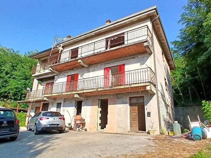 Casa con 8 locali in vendita in Contrada Martinaccio, Paliano