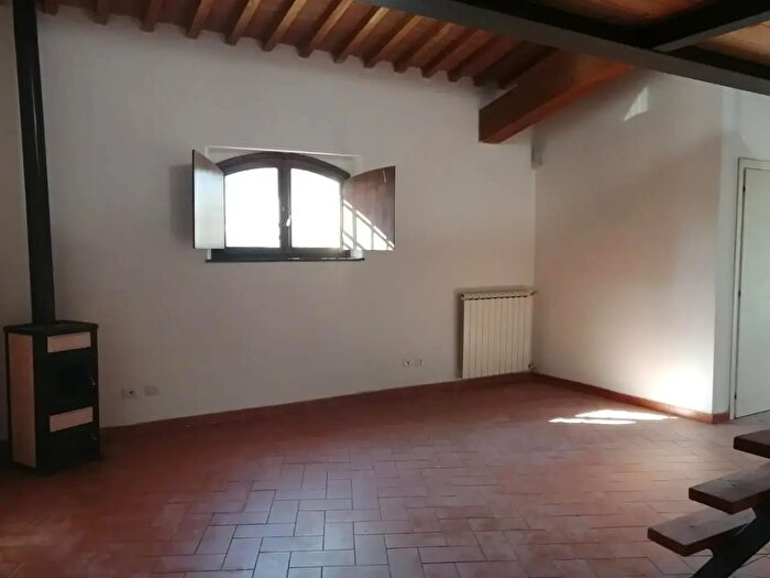 Casa bilocale in affitto in Cascina