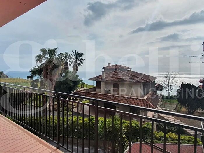 Appartamento con 7 locali in vendita in Via G Petrellis, Belvedere Marittimo
