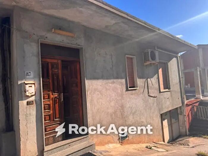 Casa quadrilocale in vendita in Via Rione Garreffa, Benestare