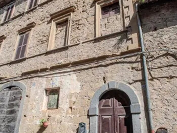 Appartamento trilocale in vendita in Via della Fratta, Grotte Di Castro