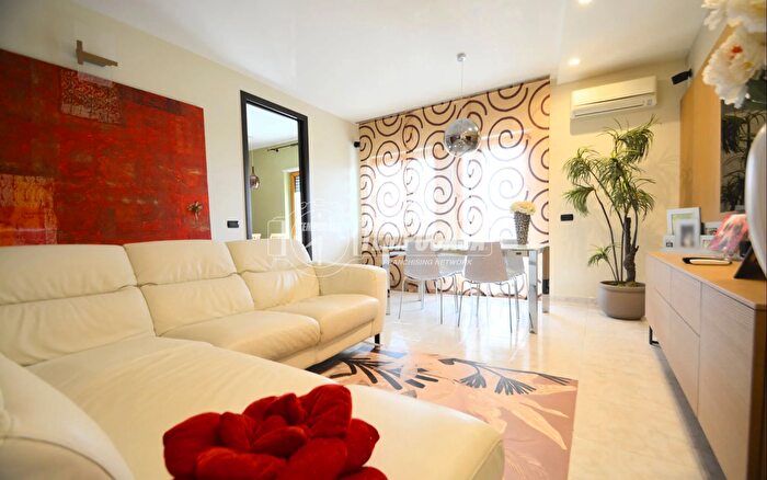 Appartamento quadrilocale in vendita in Via Sergio Leone, Gioia Del Colle