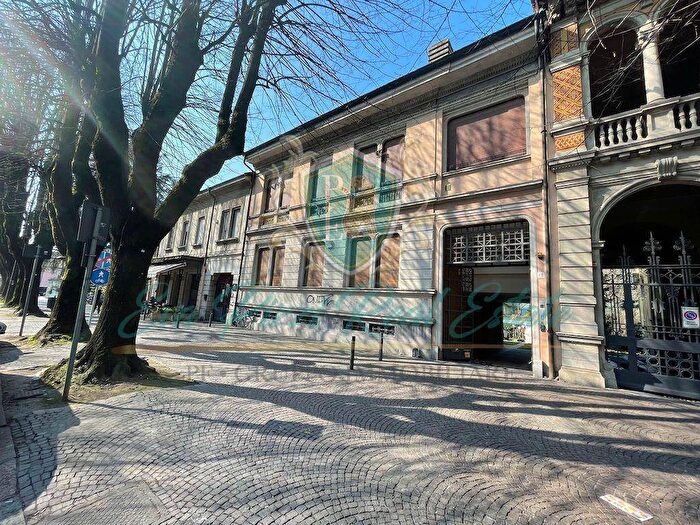 Casa con 6 locali in affitto in Viale Dante, Braila Stazione, Lodi