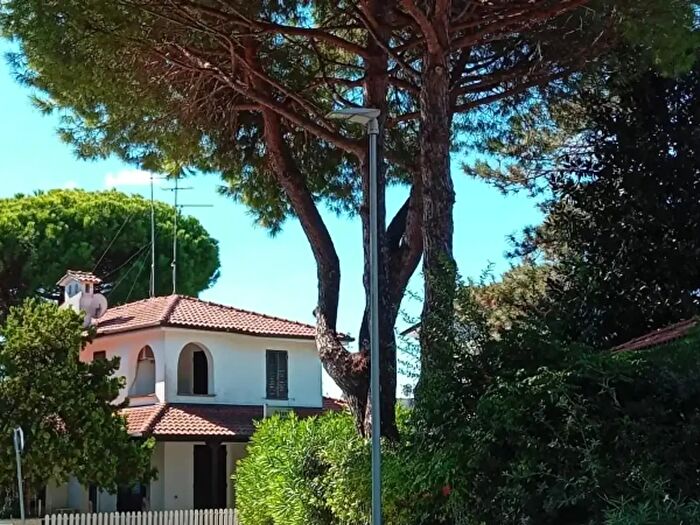 Casa quadrilocale in vendita in Via Bahamas, Comacchio