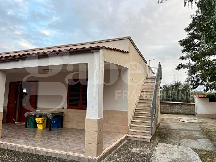 Casa trilocale in vendita in Via Gelsomini, Grottaglie